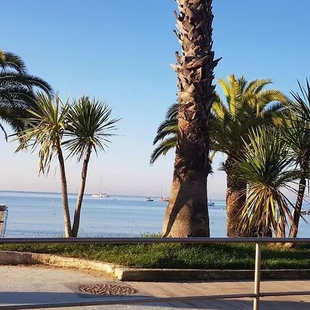 Centre Village Daire Bandol